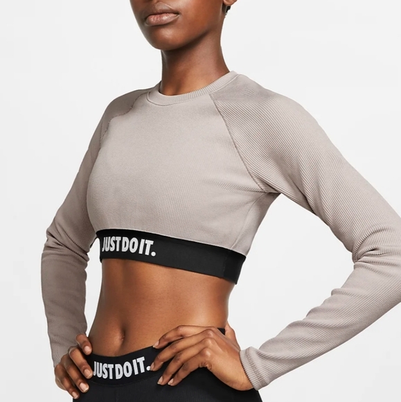 nike sportswear crop